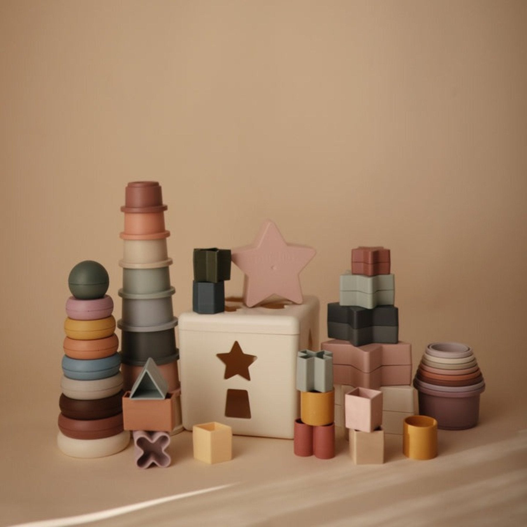 Mushie - Educational Games - Stacking Cups Orginal - Tummy Time