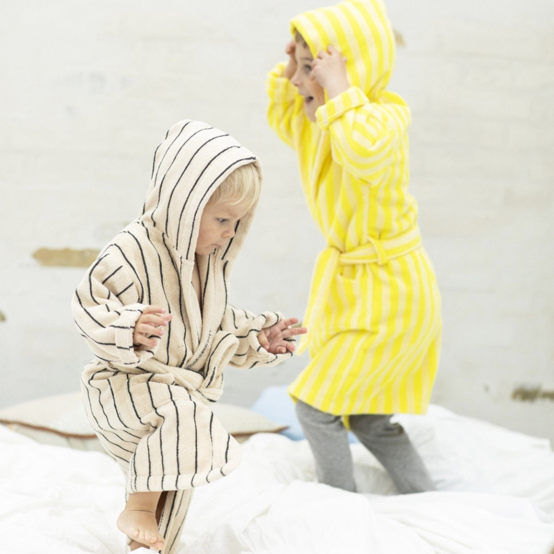 Bongusta - Towels & Washcloths - Naram Kids Bathrobe - Crème & ink - Tummy Time