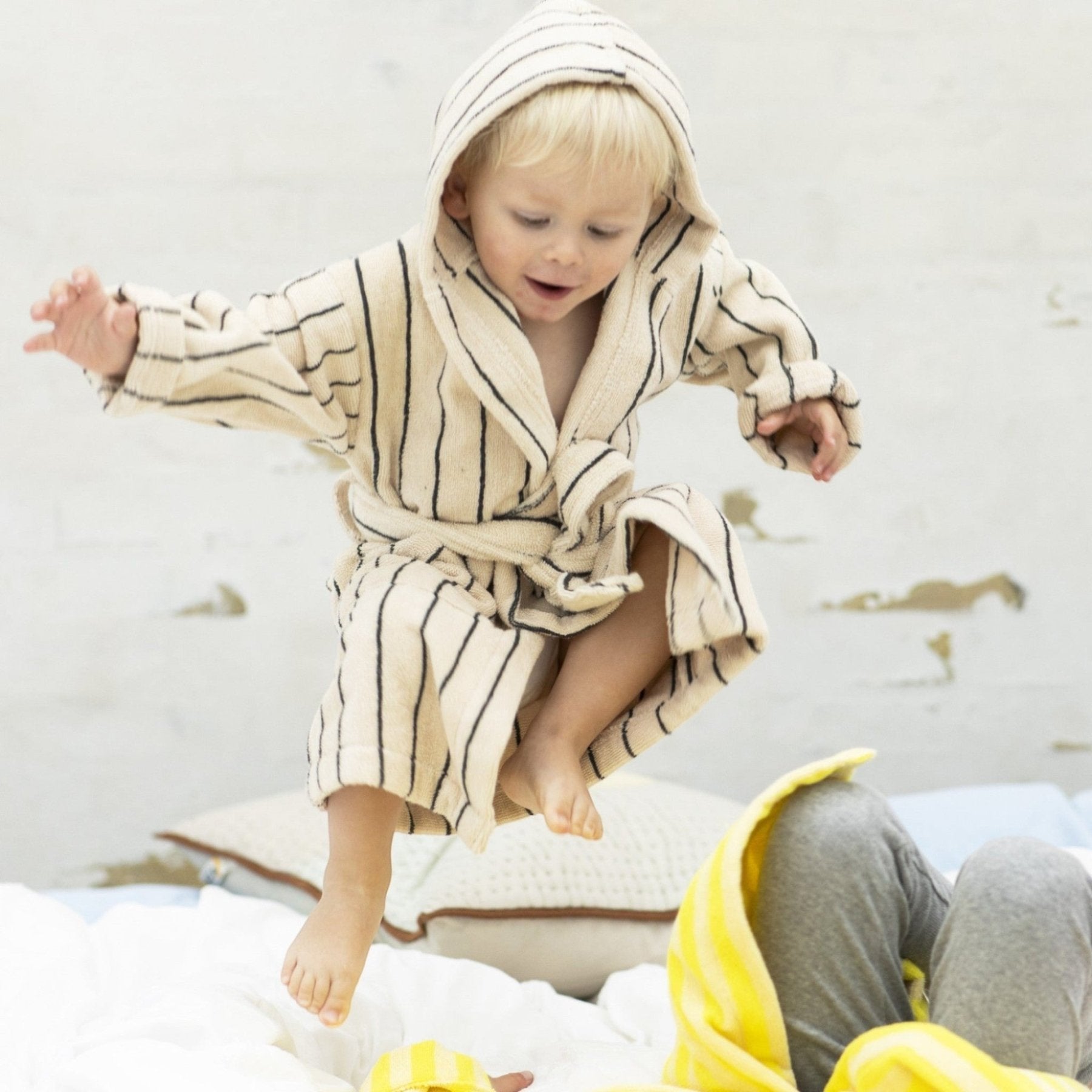Bongusta - Towels & Washcloths - Naram Kids Bathrobe - Crème & ink - Tummy Time