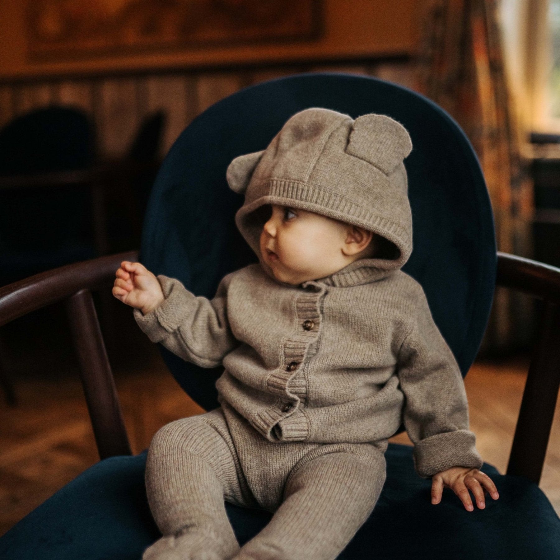 Donsje - Baby Sweaters & Cardigans - Brittan Merino Wool Cardigan Bear - Milk Chocolate Melange - Tummy Time