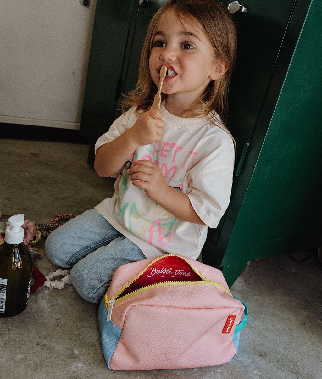 Hello Hossy - Toiletry Bags & Health Book - Mini Jolly Toiletry Bag - Salmon / Blue / Green - Tummy Time