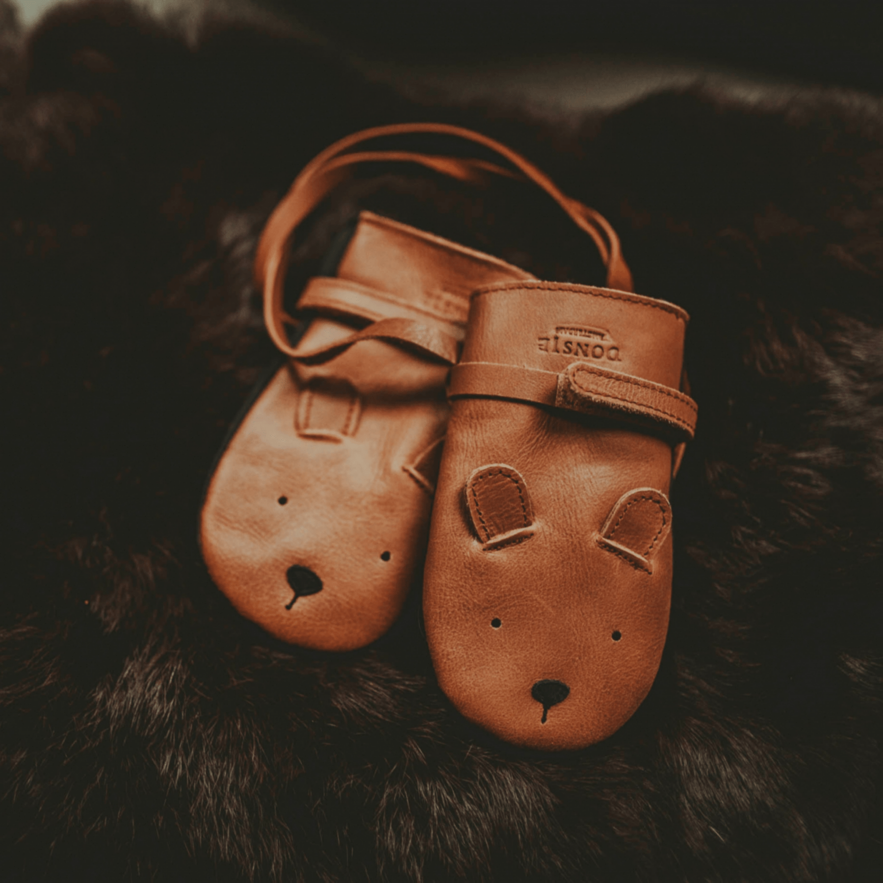 Donsje - Mittens, Gloves & Scarves - Kapi Classic Mittens Bear - Cognac Classic Leather - Tummy Time