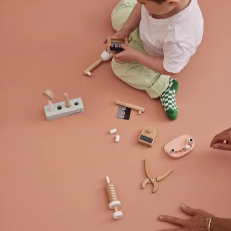 Kids Concept - Role Play Toys - Dentist Set - Tummy Time