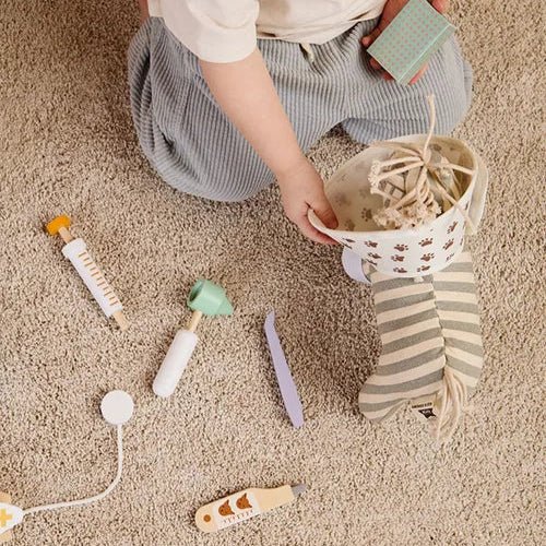 Kids Concept - Role Play Toys - Veterinary Play Set - Tummy Time