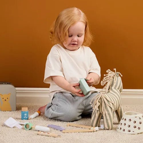 Kids Concept - Role Play Toys - Veterinary Play Set - Tummy Time