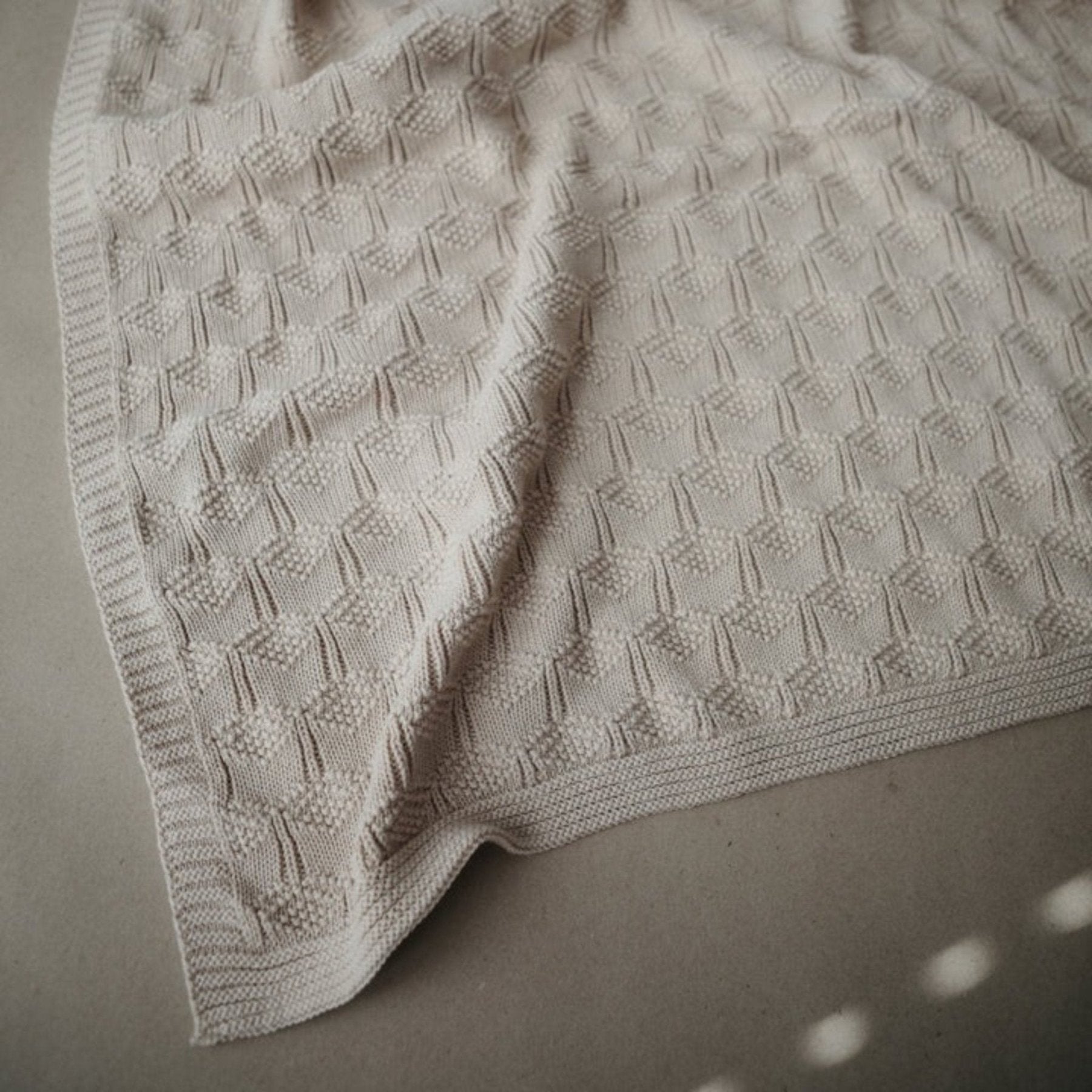 Mushie - Sleeping Bags, Blankets & Bed Bumpers - Knitted Baby Blanket Honeycomb - Beige - Tummy Time