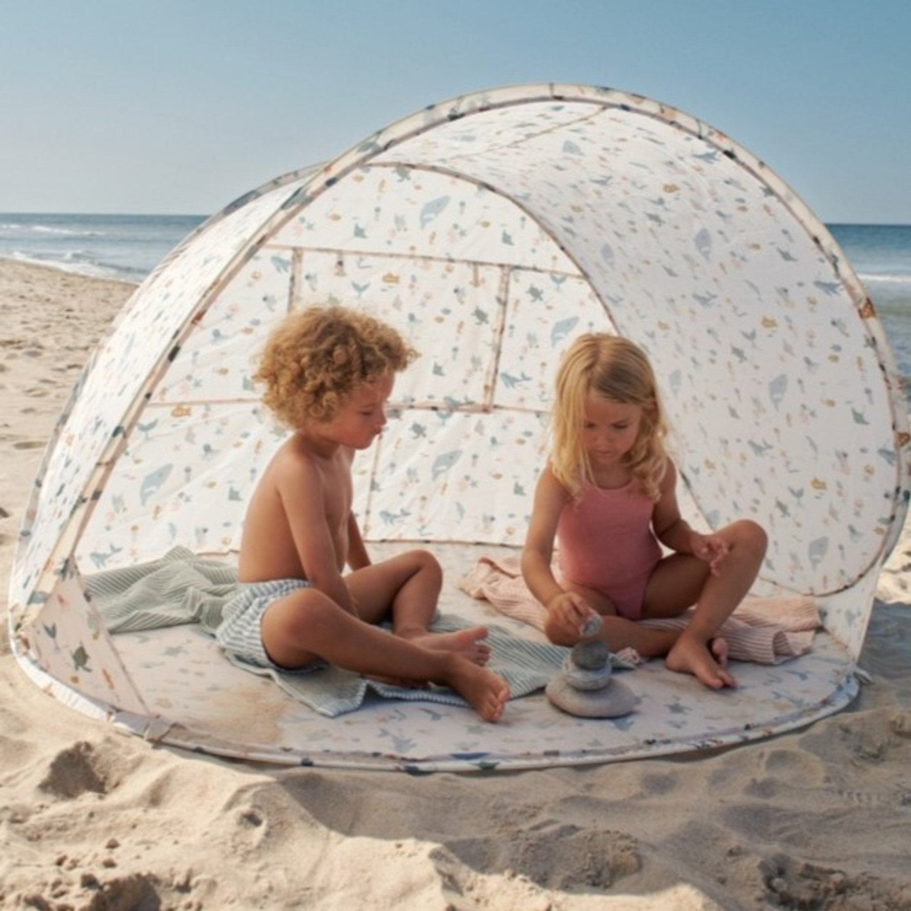 Liewood - Sports & Outdoor Games - Cassie Pop Up Tent - Sea Creature / Sandy - Tummy Time