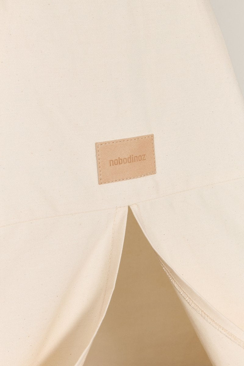 Nobodinoz Tipi Arizona Vibes - Ochre, close-up of the label