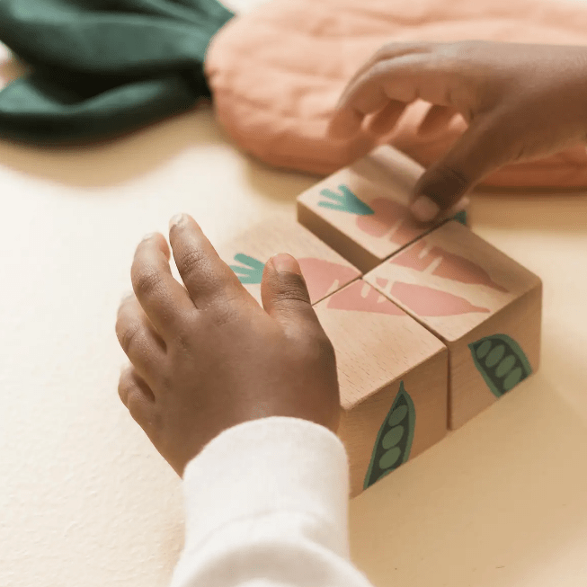 Nobodinoz - Educational Games - Veggies Wooden Cubes - Tummy Time