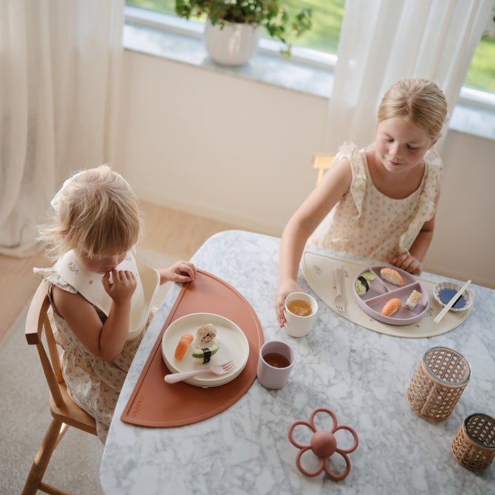 Mushie - Baby Tableware - Silicone Plate - Blush - Tummy Time