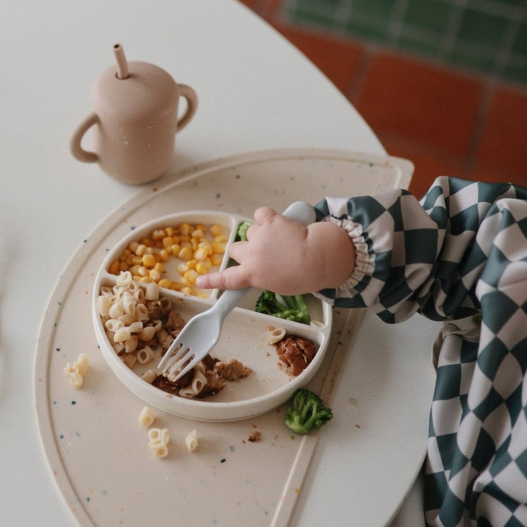 Mushie - Baby Tableware - Silicone Plate - Blush - Tummy Time