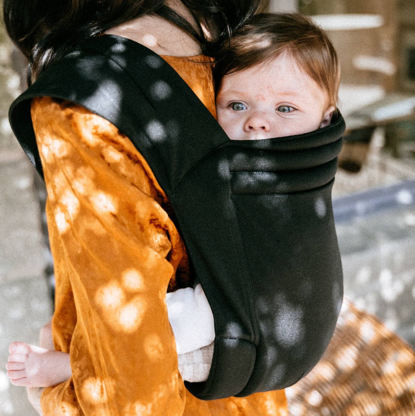 Studio Romeo - Strollers & Baby Carriers - Up&Go Baby Carrier - Black - Tummy Time