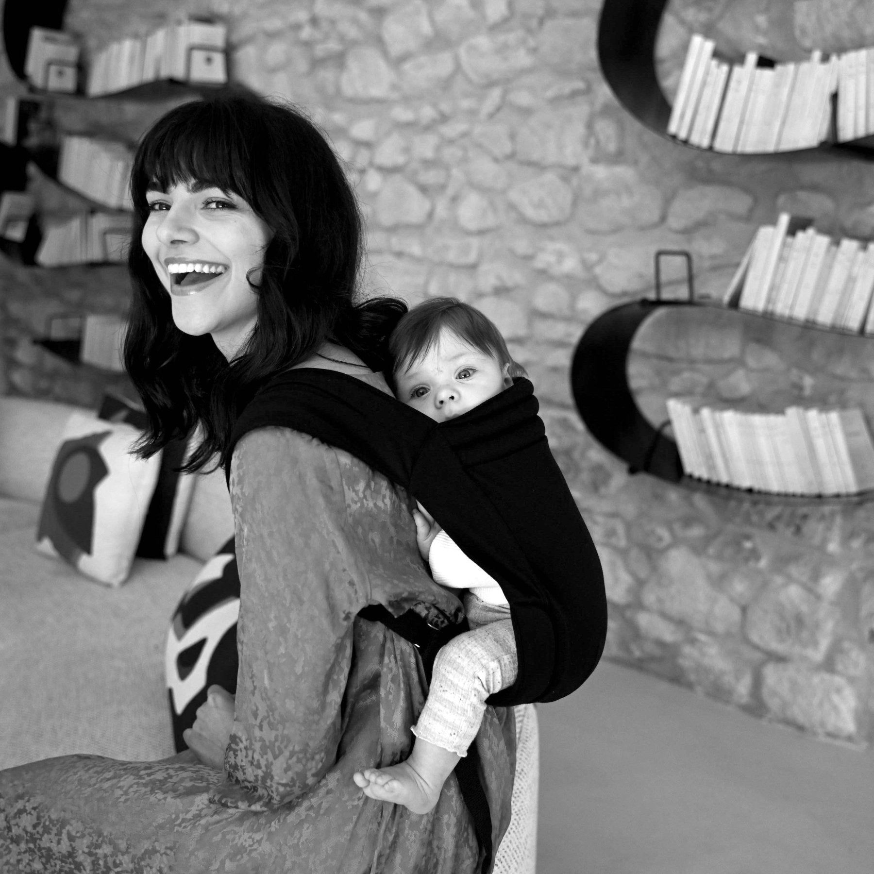 Studio Romeo - Strollers & Baby Carriers - Up&Go Baby Carrier - Black - Tummy Time