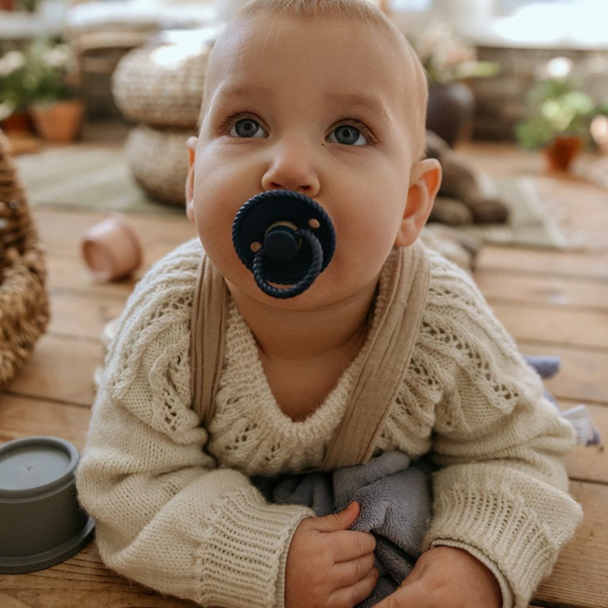 Frigg - Dummies, Pacifiers & Pacifiers Clips - 2 - Pack Rope Silicone - Silver Gray/Dark Navy - Tummy Time