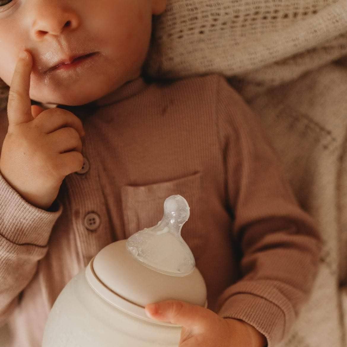 Élhée - Baby Bottles & Accessories - Baby Bottle 330 ml - Nude - Tummy Time