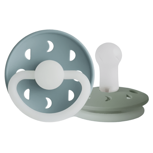 Frigg - Dummies, Pacifiers & Pacifiers Clips - 2 - Pack Moon Phase Night Latex - Stone Blue/Sage - Tummy Time