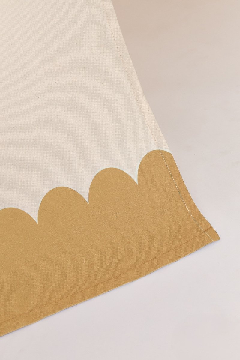 Nobodinoz Tipi Arizona Vibes - Ochre, close-up of the scalloped ochre trim