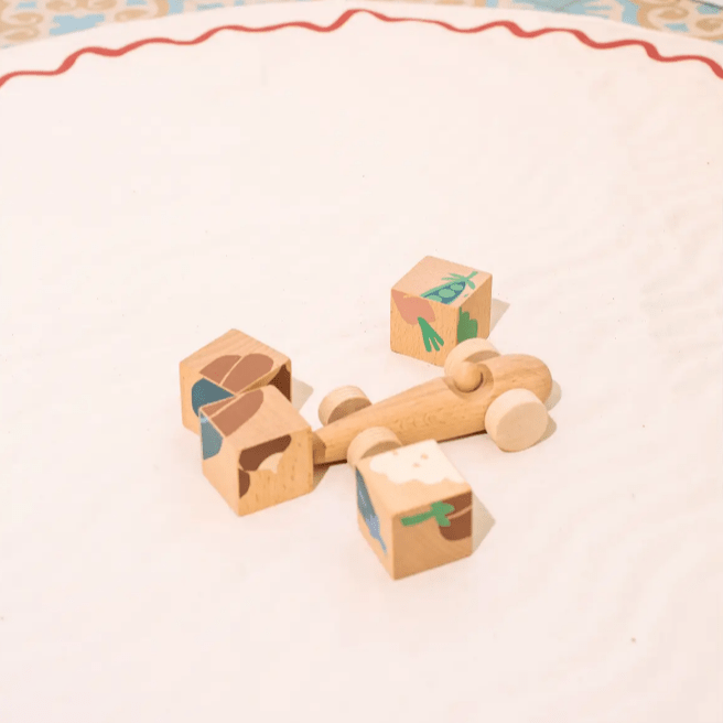 Nobodinoz - Educational Games - Veggies Wooden Cubes - Tummy Time