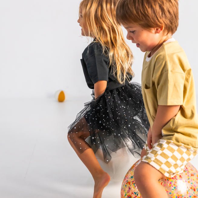 Ratatam! - Sports & Outdoor Games - Bouncing Ball - Confetti - Tummy Time