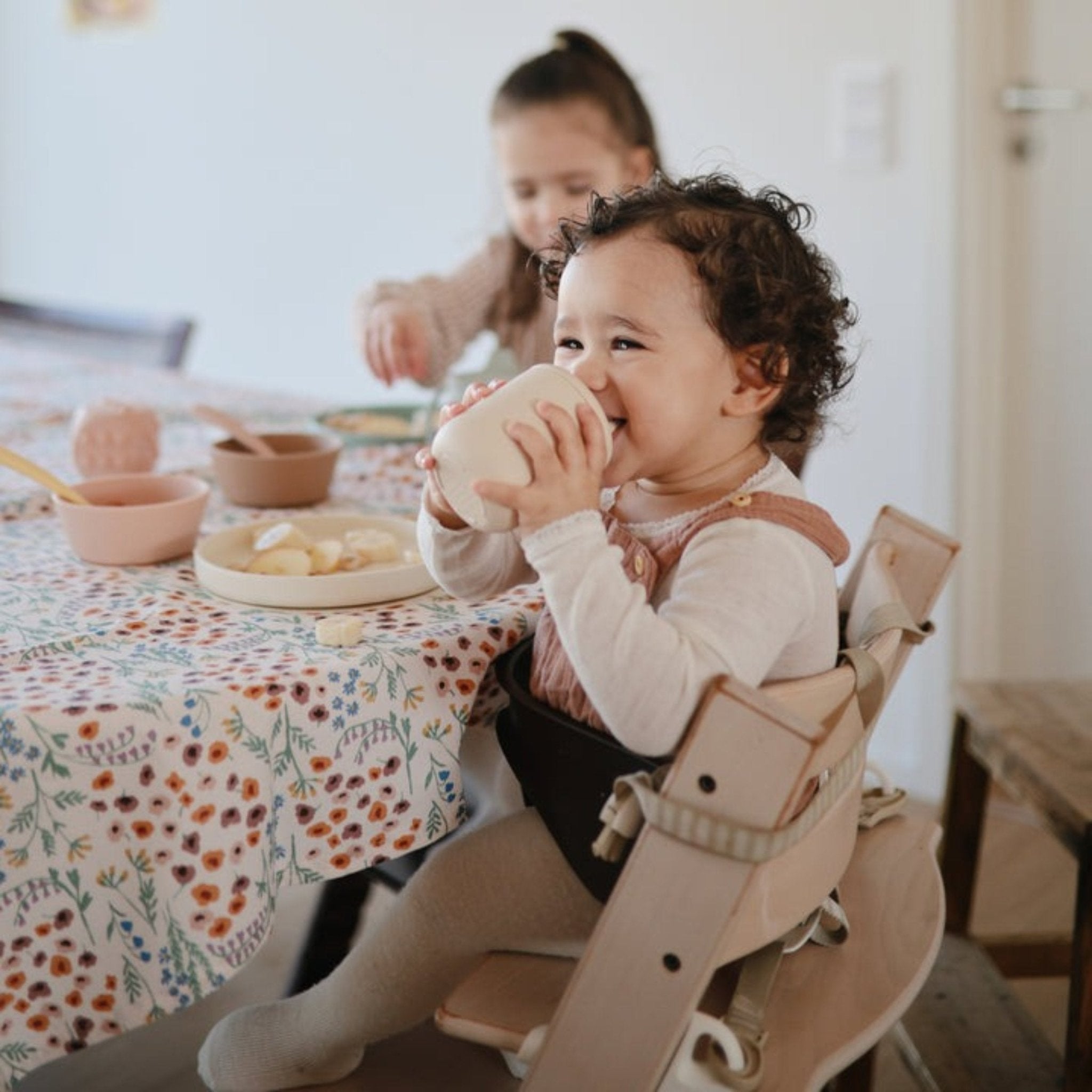 Mushie - Baby Tableware - Silicone Sippy Cup - Natural - Tummy Time