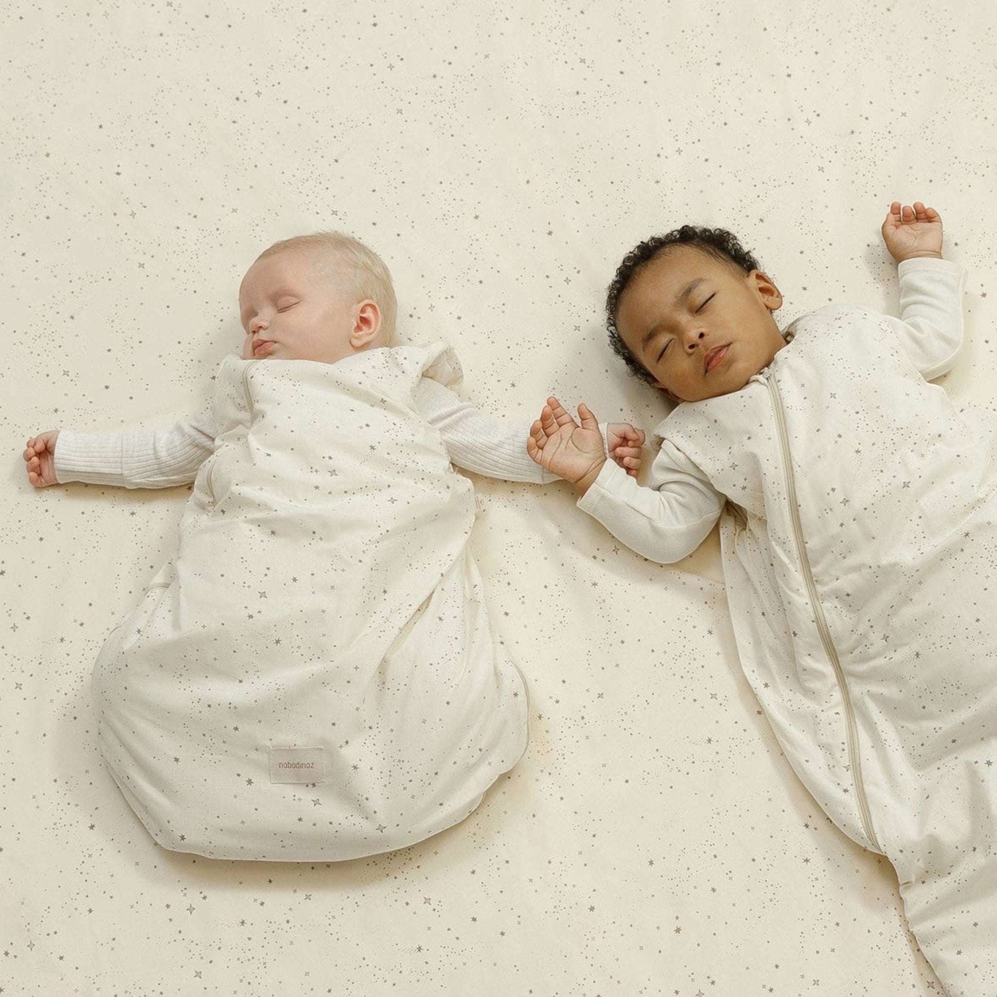 Nobodinoz - Sleeping Bags, Blankets & Bed Bumpers - Stories Cocoon mid - warm sleeping bag - Natural Milky Way - Tummy Time