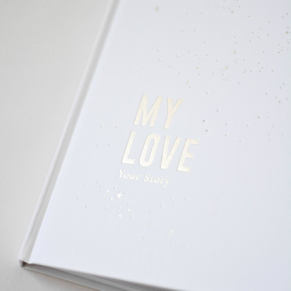 Zakuw - Toiletry Bags & Health Book - English Baby Book "Celeste" - Snow - Tummy Time